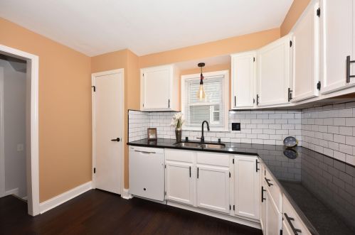 8006 Lisbon Ave, Milwaukee WI 53208-2052 exterior