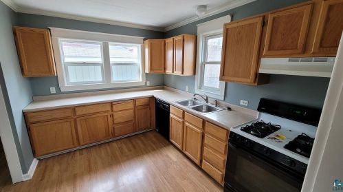 5811 Cody St, Duluth MN 55807-2532 exterior