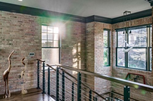 221 Mishawaka Ave, Mishawaka IN 46545-6015 exterior