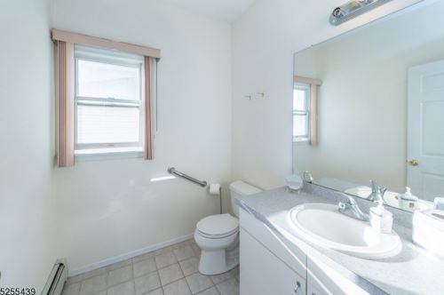 11 Chadd Ct, Parsippany NJ 07054-2950 exterior