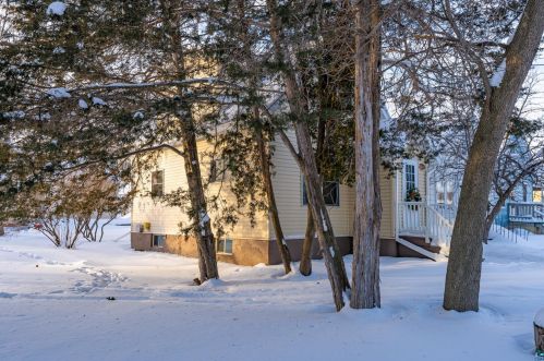 104 Conan St, Ely, MN 55731-1238