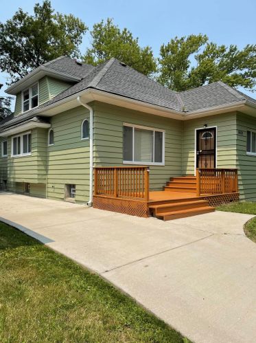 5659 36th St, Milwaukee, WI 53209-4005