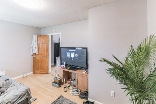 350 Grove St, Woonsocket RI  02895-5304 exterior