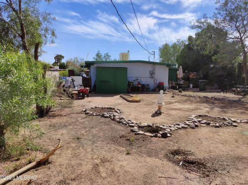 1302 Kleindale Rd, Tucson AZ 85749-8385 exterior