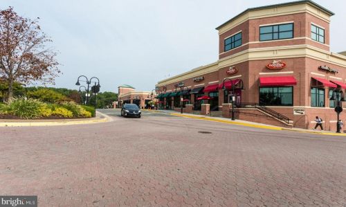 6026 Lands End Ln, Alexandria VA 22315-2669 exterior