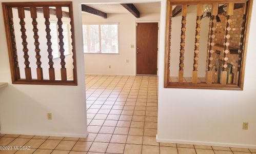 11364 Prince Rd, Tucson AZ 85705-3025 exterior