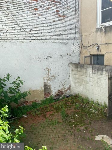 128 Lombard St, Philadelphia PA 19147-1602 exterior