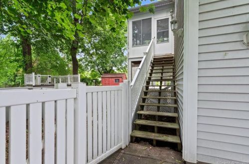 971 Farms Rd, Wallingford CT 06492-1807 exterior