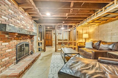 2374 Jenkinson Dr, Pittsburgh PA  15237-6620 exterior