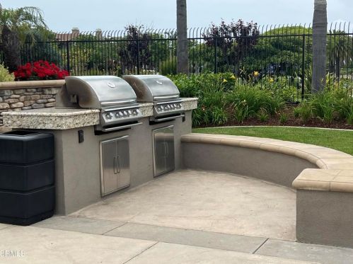 1404 Donegal Way, Oxnard CA  93035-1442 exterior