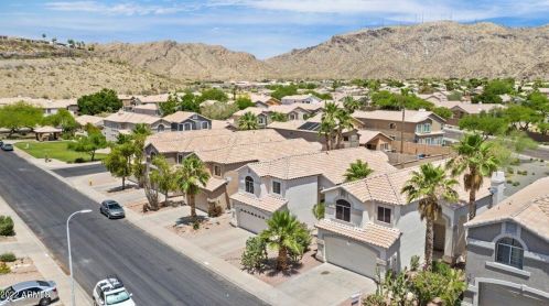 1424 Cathedral Rock Dr, Phoenix AZ 85048-8910 exterior