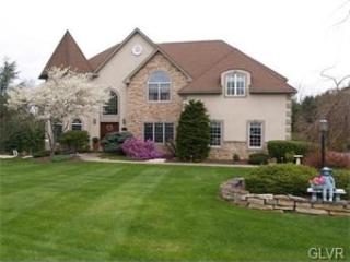 1653 Briarwood Cir, Bethlehem, PA 18015-5752