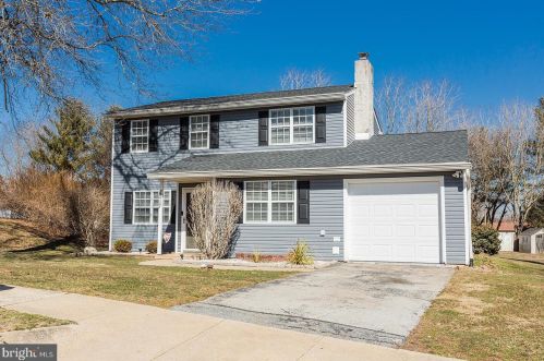 2517 Valley Dr, Lancaster, PA 17603-5964