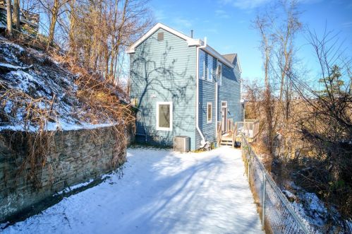 3206 Mary St, Pittsburgh PA  15203-2557 exterior