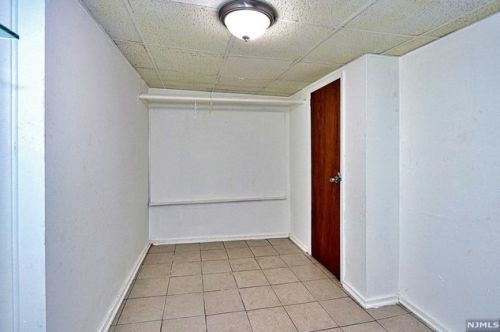 206 Brookside Ave, Irvington NJ 07111-3302 exterior