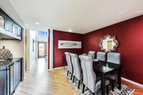 2246 Lakewood Ave, Chicago IL 60614-3629 exterior