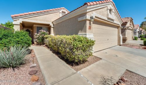 3024 Blackhawk Dr, Phoenix AZ  85050-4706 exterior