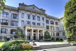 907 11th Ave, Seattle WA  98102-4513 exterior