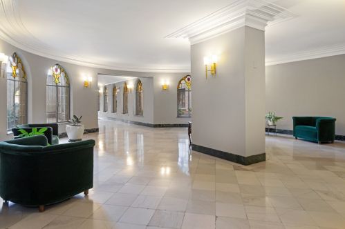 5832 Stony Island Ave, Chicago, IL 60637-2059