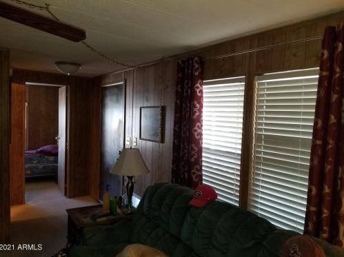 1705 Charleston Ave, Phoenix AZ 85023-1218 exterior