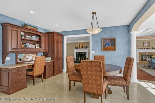 41 Marlpit Pl, Middletown NJ 07748-2028 exterior