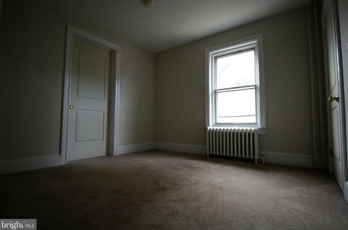 19 County Line Rd, Ardmore PA 19003-0021 exterior