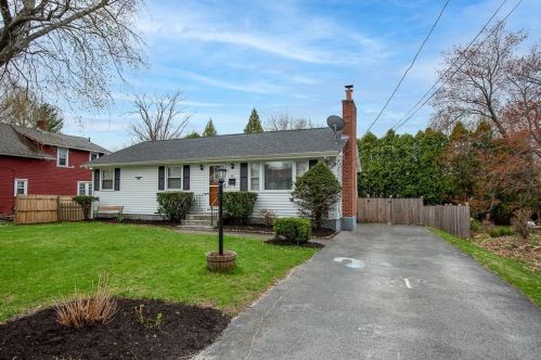 96 Acushnet Ave, Worcester, MA 01606-1862