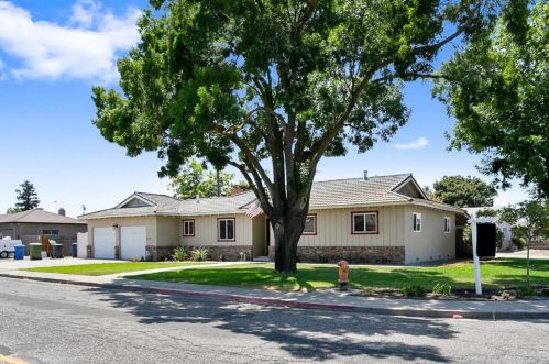 545 Quincy Rd, Turlock CA  95380-4329 exterior