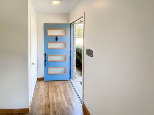 430 Kurt Dr, Pittsburgh, PA 15243-1948