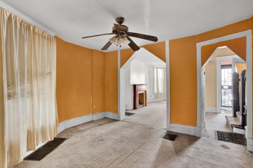 3611 Calumet Ave, Chicago IL 60653-1103 exterior