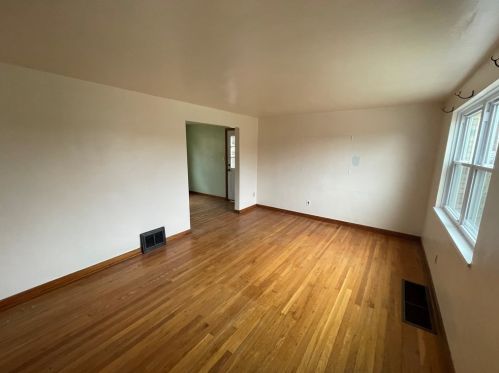 418 Pennwood Dr, Pittsburgh, PA 15235-4331