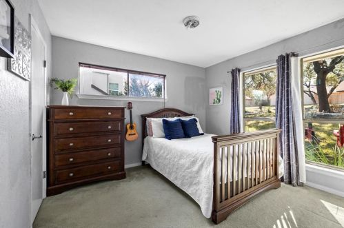 8409 Adirondack Trl, Austin TX 78759-7935 exterior