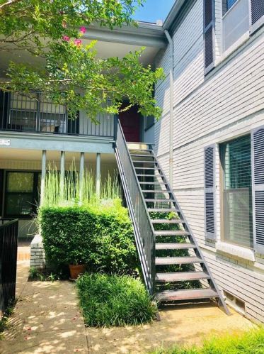 5032 Hall St, Dallas TX 75226-1337 exterior