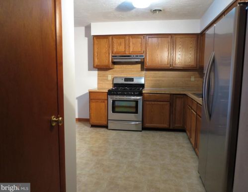 628 Fulton St, Hanover PA  17331-2724 exterior