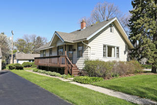 258 Pick Ave, Elmhurst, IL 60126-3058