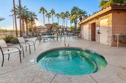 2852 Dunbar Dr, Phoenix AZ  85042-6074 exterior