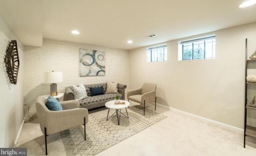 205 Commonwealth Ave, Alexandria VA 22305-2829 exterior