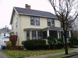 26 Hollis St, Newton, MA 02458-2010