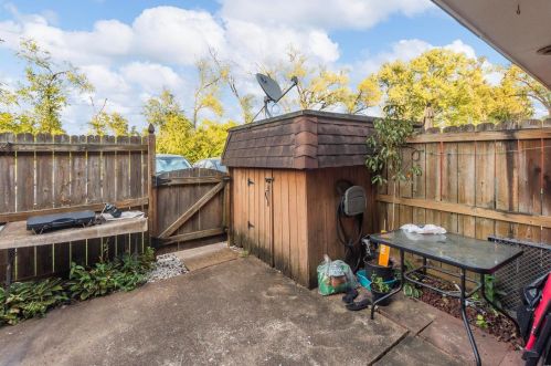 1841 Mansard Dr, Saint Louis MO 63125-2336 exterior