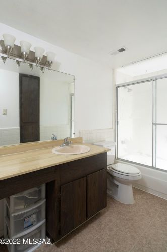 1600 Wilmot Rd, Tucson AZ 85712-4423 exterior