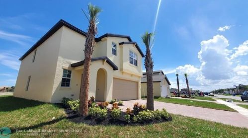 754 Worlington Ln, Fort Pierce FL  34947-1349 exterior