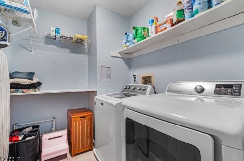 1502 Bayley Ct, Bridgewater NJ  08807-3553 exterior