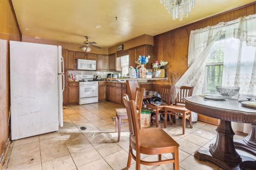 3140 Cherry Vly Dr, Atlanta GA 30316-4828 exterior