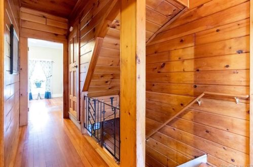 142 Pearl St, Enfield CT 06082-3542 exterior