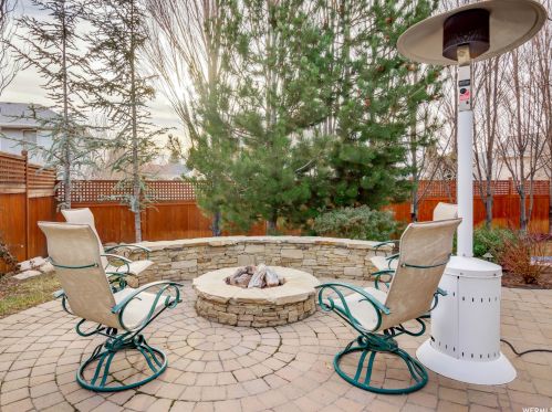 8616 Cima Dr, Sandy UT 84093-7060 exterior