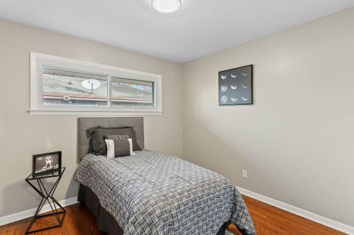 5933 79th St, Milwaukee WI  53218-1716 exterior