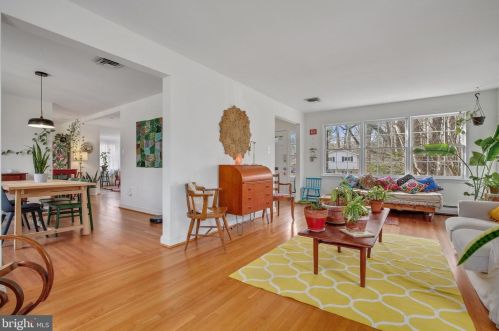 900 Balmoral Dr, Silver Spring MD  20903-1301 exterior