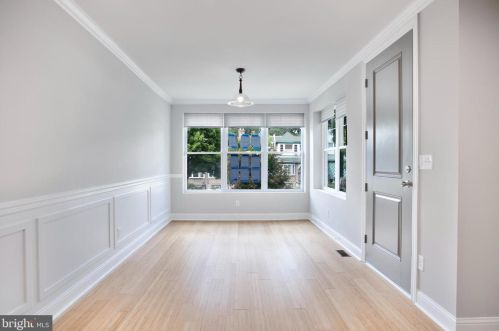 5725 17th St, Philadelphia, PA 19141-1714