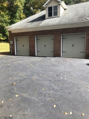 11 Beacon Hl Dr, Chester NJ exterior