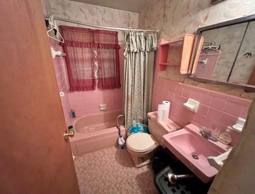 26 Delmoor Dr, Atlanta GA 30311-1000 exterior